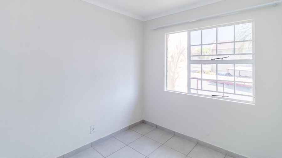2 Bedroom Property for Sale in Vorna Valley Gauteng