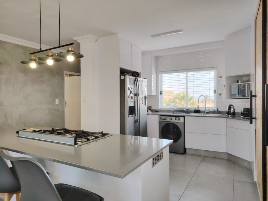 3 Bedroom Property for Sale in Halfway Gardens Gauteng