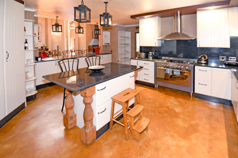 12 Bedroom Property for Sale in Ferndale Gauteng