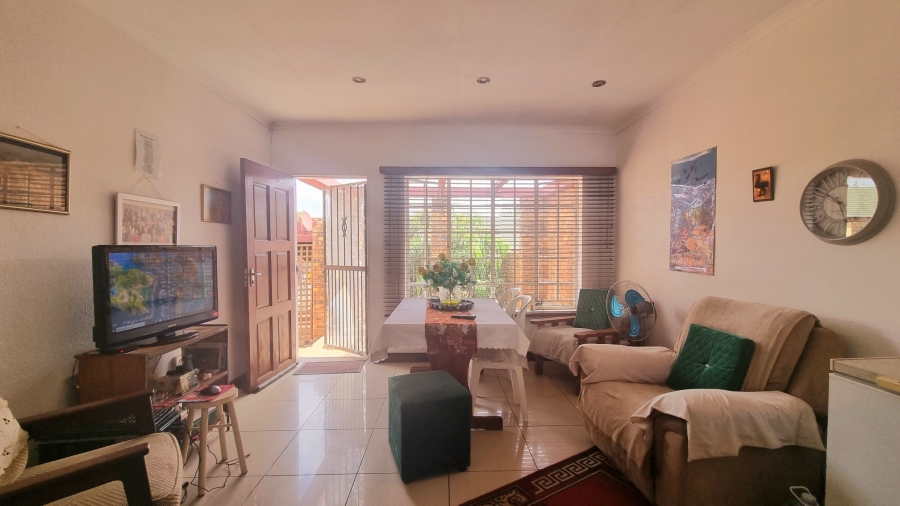 2 Bedroom Property for Sale in Halfway Gardens Gauteng