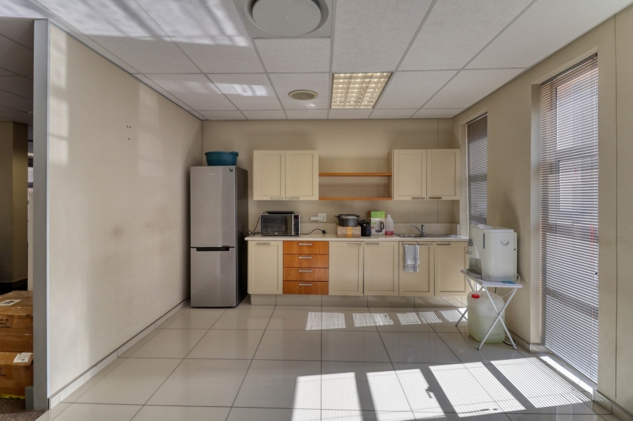 To Let Commercial Property for Rent in Lonehill Gauteng