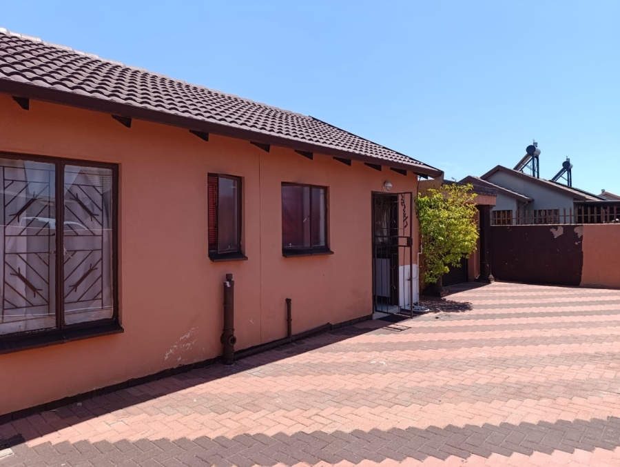 3 Bedroom Property for Sale in Soshanguve East Ext 6 Gauteng