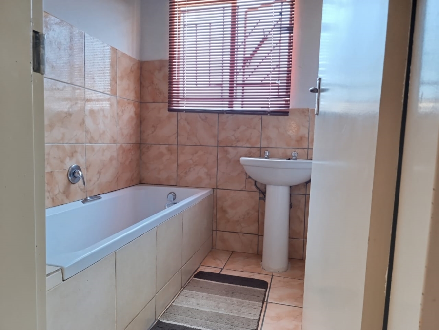 3 Bedroom Property for Sale in Soshanguve East Ext 6 Gauteng