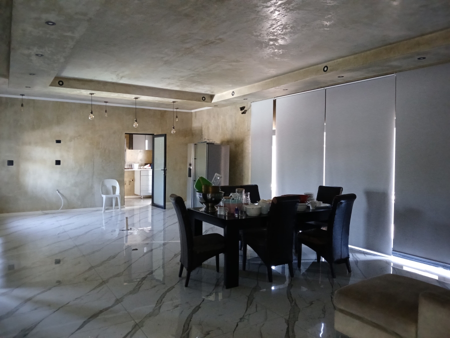 5 Bedroom Property for Sale in Val de Grace Gauteng