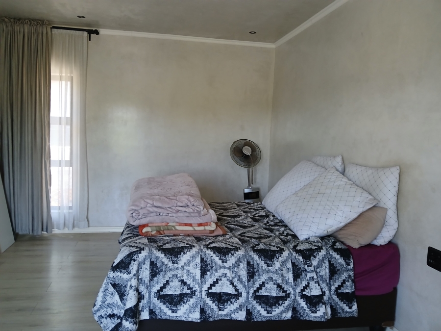 5 Bedroom Property for Sale in Val de Grace Gauteng
