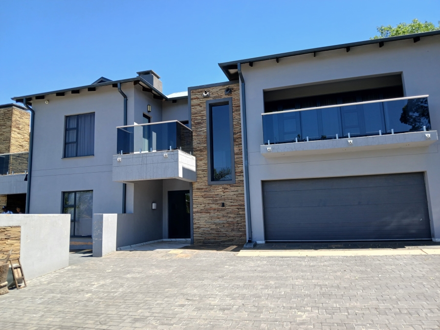 5 Bedroom Property for Sale in Val de Grace Gauteng