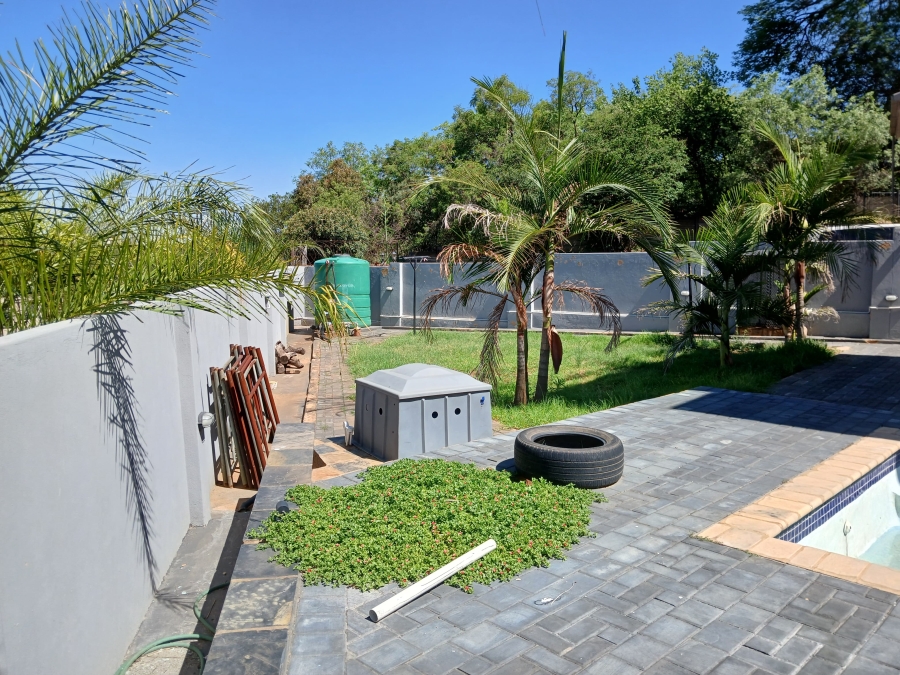 5 Bedroom Property for Sale in Val de Grace Gauteng