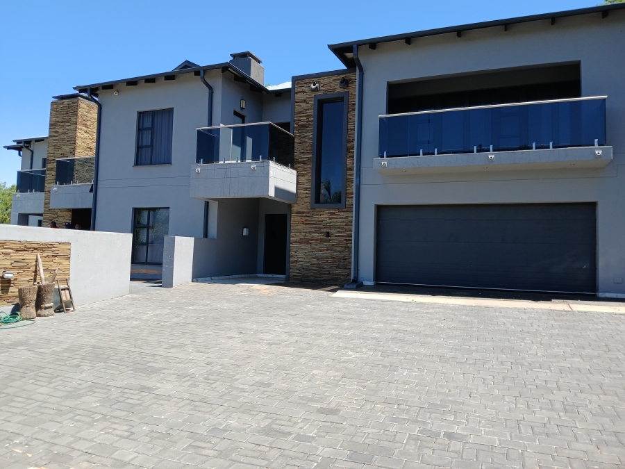 5 Bedroom Property for Sale in Val de Grace Gauteng
