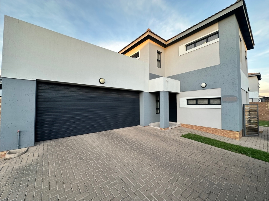 3 Bedroom Property for Sale in Thatchfield Estate Gauteng