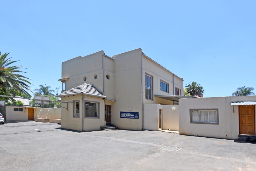 10 Bedroom Property for Sale in Highlands North Gauteng