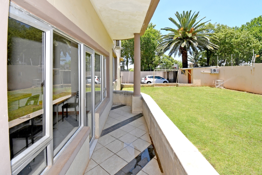 10 Bedroom Property for Sale in Highlands North Gauteng