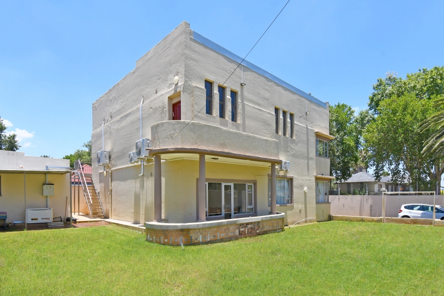 10 Bedroom Property for Sale in Highlands North Gauteng