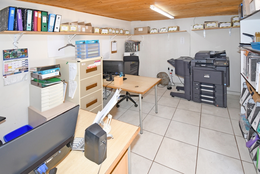 10 Bedroom Property for Sale in Highlands North Gauteng