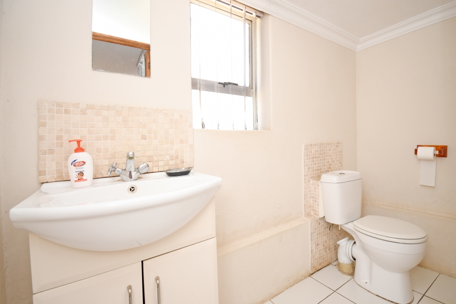 10 Bedroom Property for Sale in Highlands North Gauteng