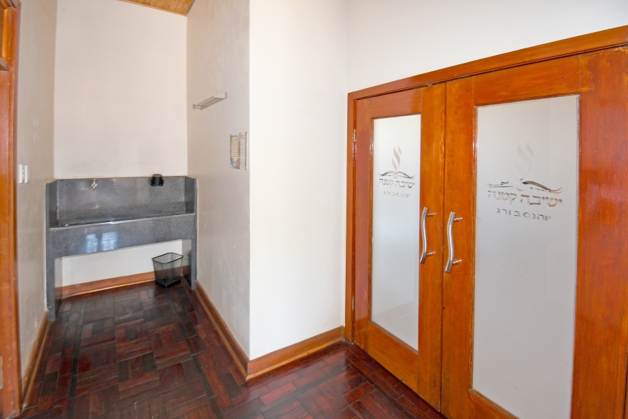 10 Bedroom Property for Sale in Highlands North Gauteng