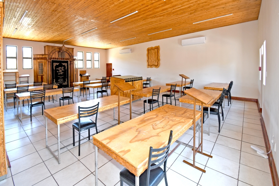 10 Bedroom Property for Sale in Highlands North Gauteng