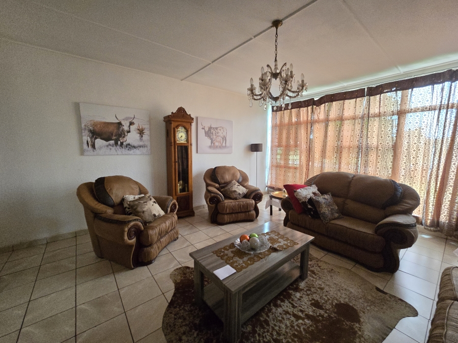 4 Bedroom Property for Sale in Oberholzer Gauteng