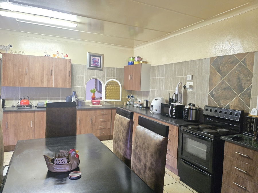 4 Bedroom Property for Sale in Oberholzer Gauteng
