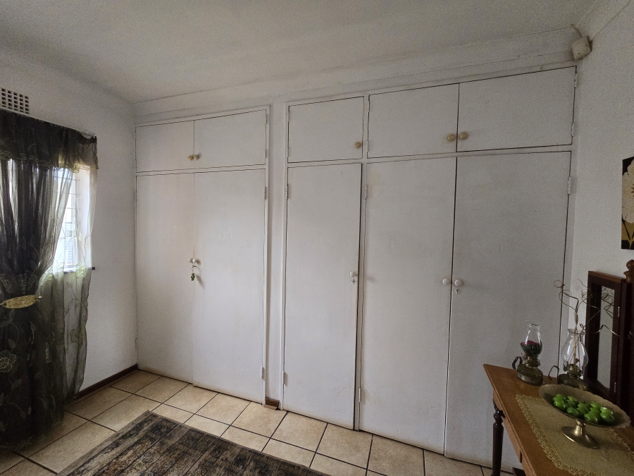 4 Bedroom Property for Sale in Oberholzer Gauteng