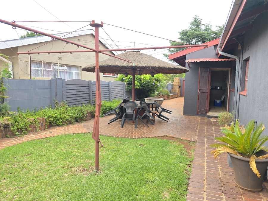 4 Bedroom Property for Sale in Oberholzer Gauteng
