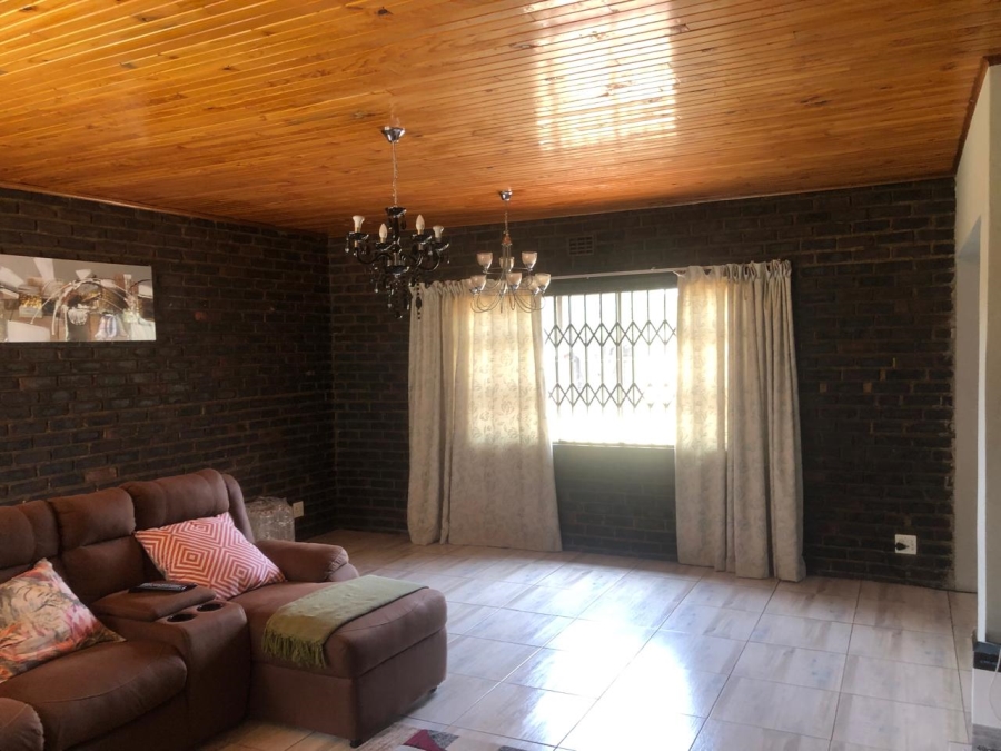 3 Bedroom Property for Sale in Van Der Westhuizen Gauteng