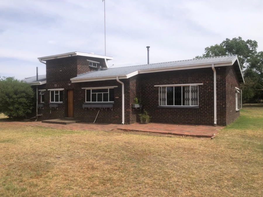 3 Bedroom Property for Sale in Van Der Westhuizen Gauteng