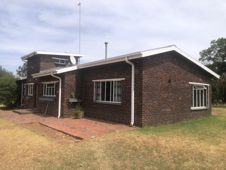 3 Bedroom Property for Sale in Van Der Westhuizen Gauteng