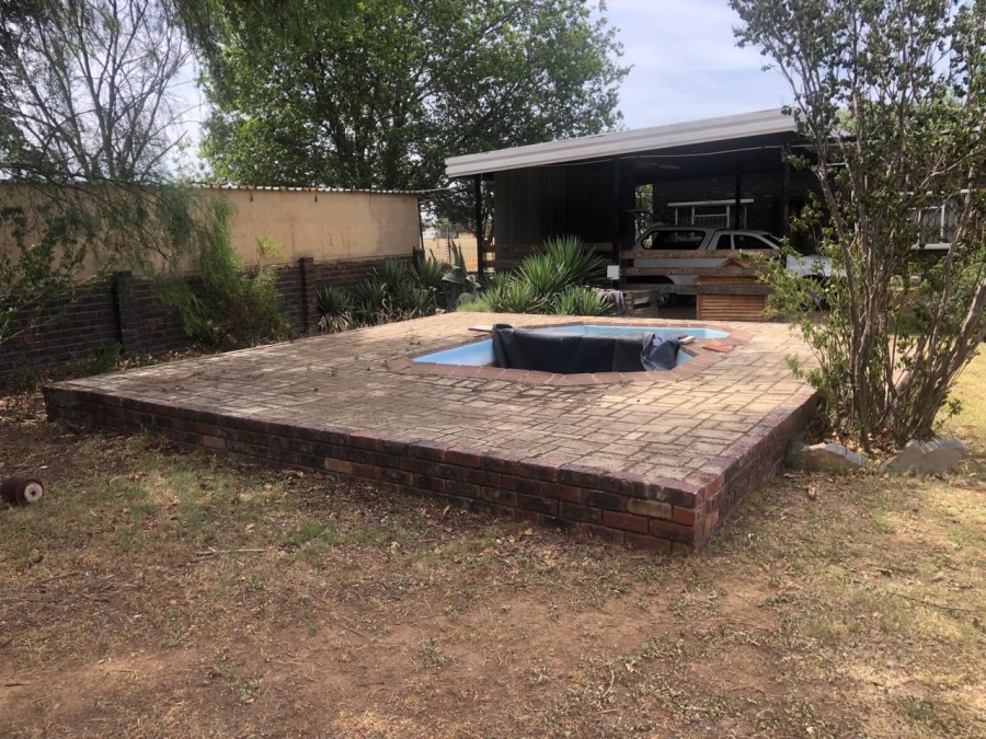 3 Bedroom Property for Sale in Van Der Westhuizen Gauteng