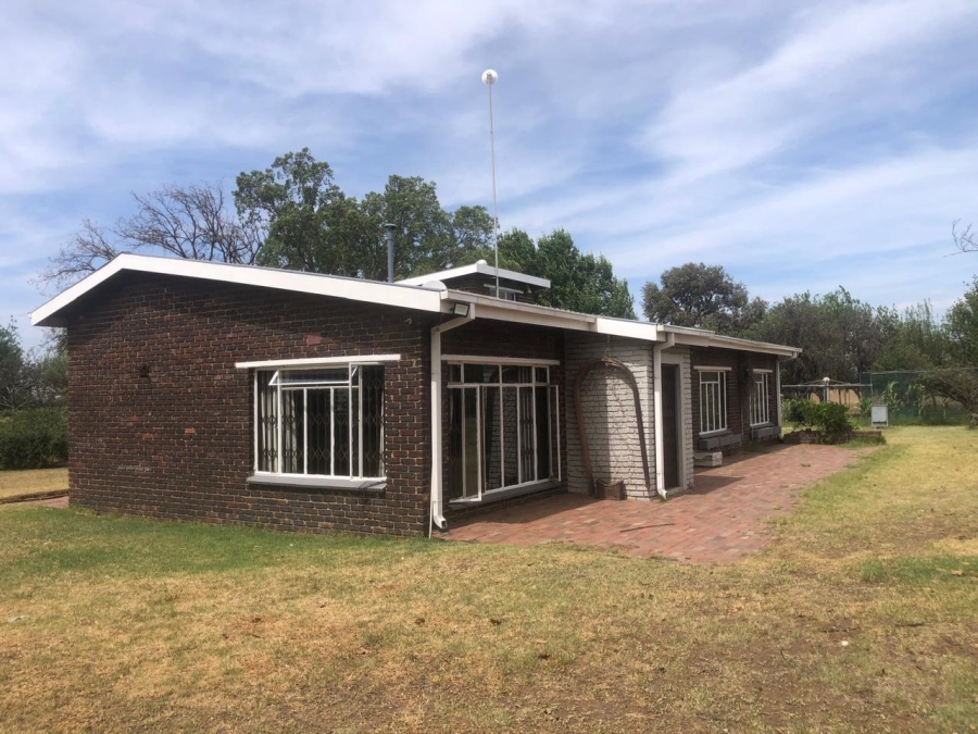 3 Bedroom Property for Sale in Van Der Westhuizen Gauteng