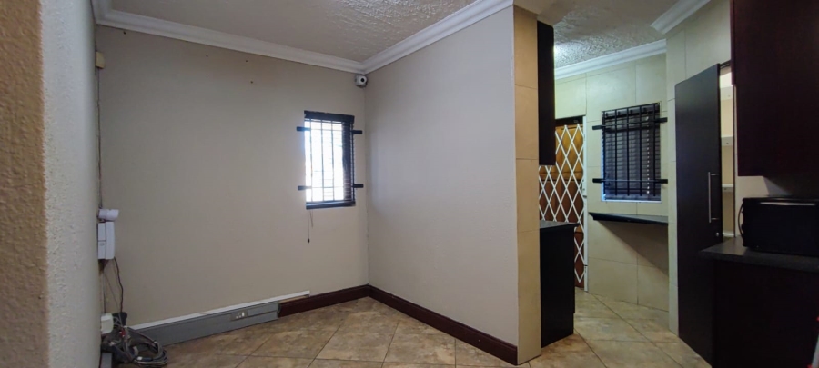 Commercial Property for Sale in Rooihuiskraal Gauteng