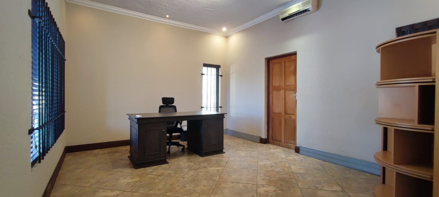 Commercial Property for Sale in Rooihuiskraal Gauteng
