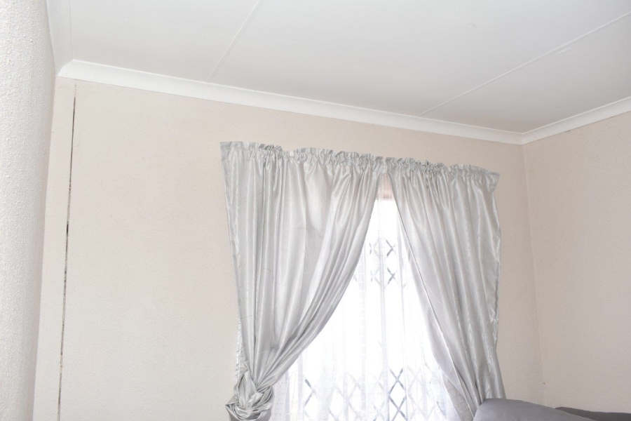 2 Bedroom Property for Sale in Rosslyn Gauteng