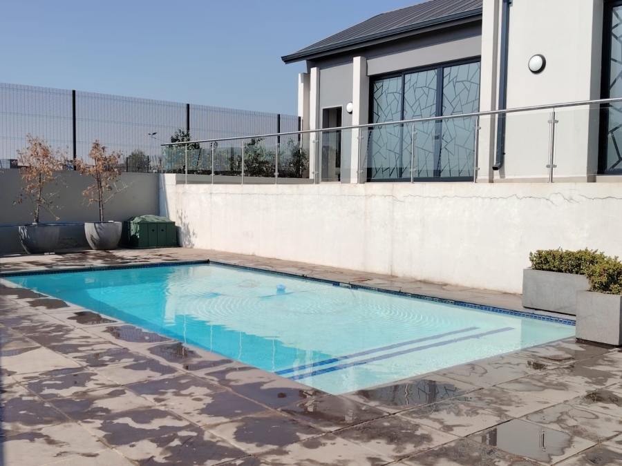 2 Bedroom Property for Sale in Midridge Park Gauteng