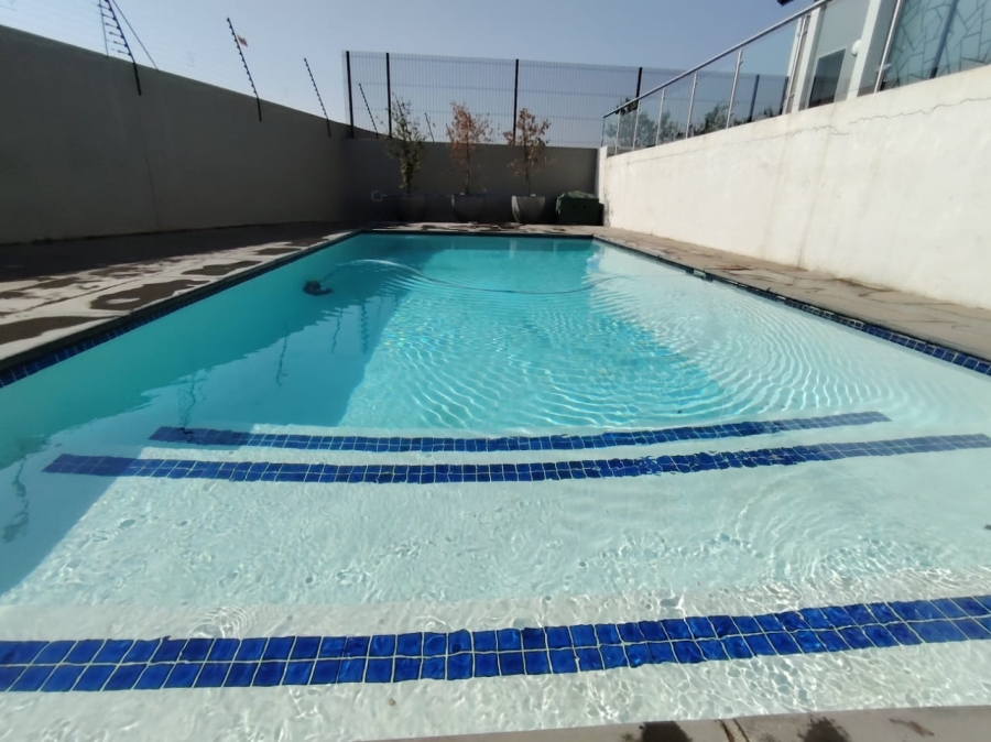 2 Bedroom Property for Sale in Midridge Park Gauteng