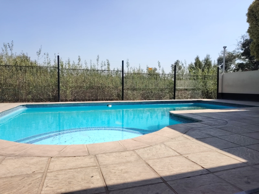 2 Bedroom Property for Sale in Noordwyk Gauteng