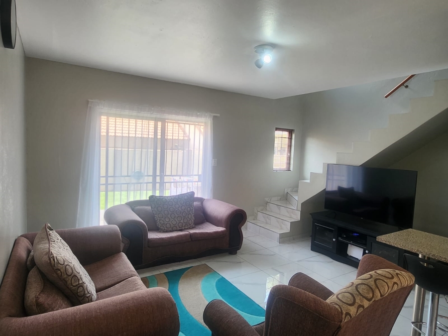 2 Bedroom Property for Sale in Noordwyk Gauteng