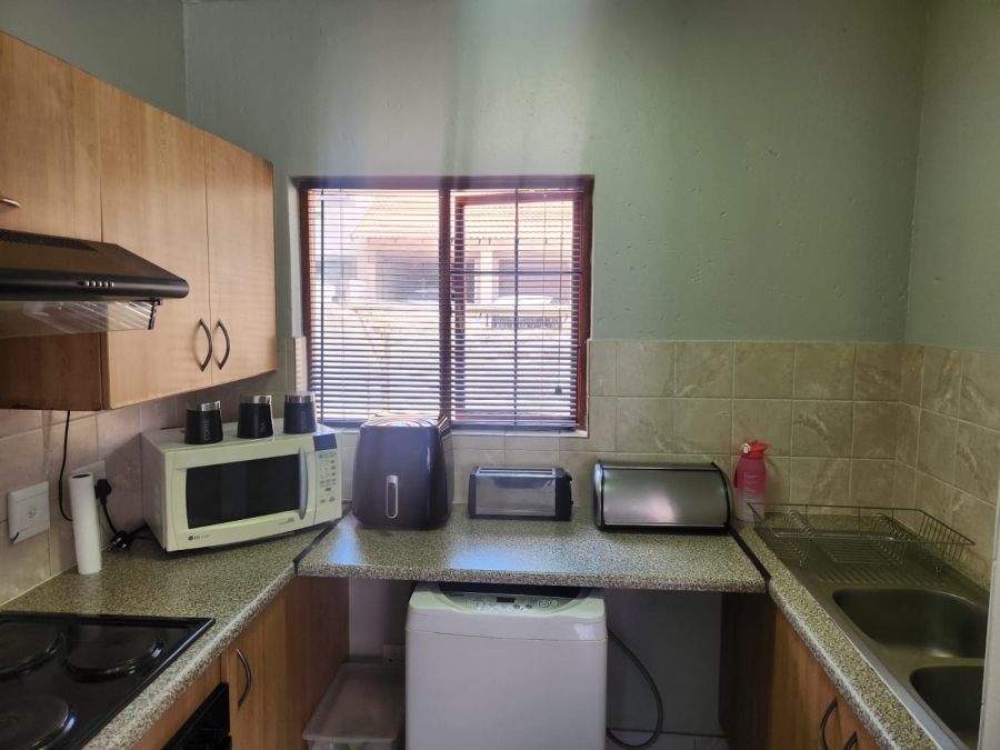 2 Bedroom Property for Sale in Noordwyk Gauteng