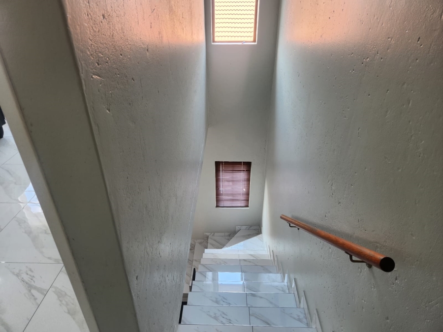 2 Bedroom Property for Sale in Noordwyk Gauteng