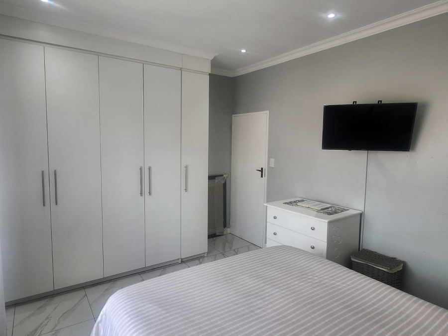 2 Bedroom Property for Sale in Noordwyk Gauteng