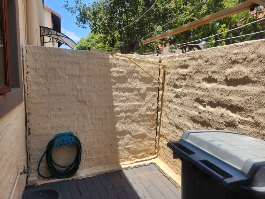 2 Bedroom Property for Sale in Noordwyk Gauteng