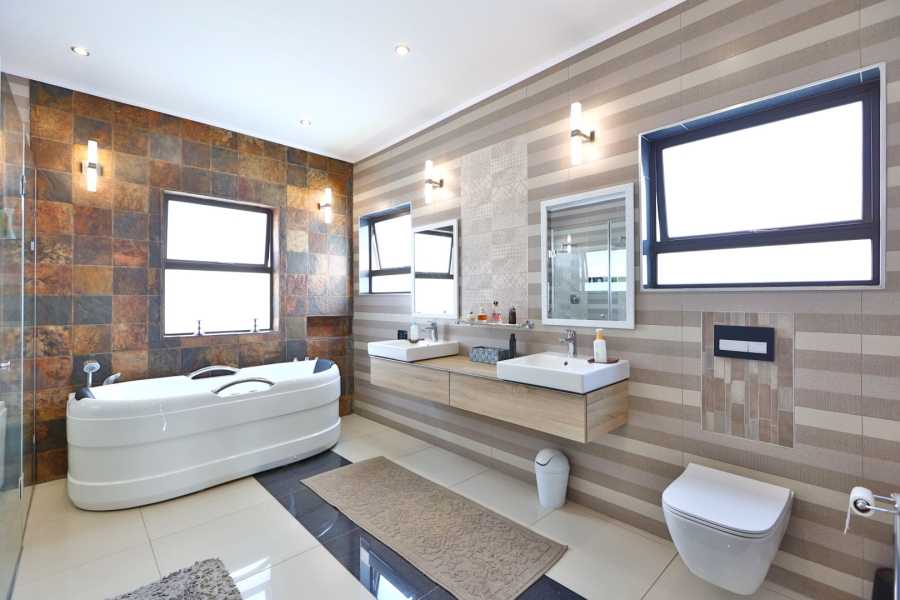 4 Bedroom Property for Sale in Carlswald North Estate Gauteng