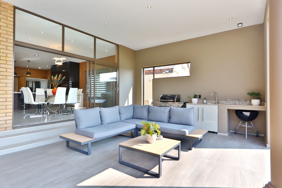 4 Bedroom Property for Sale in Carlswald North Estate Gauteng