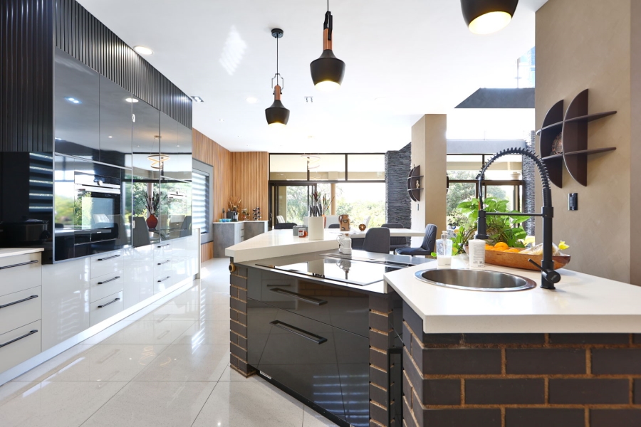 4 Bedroom Property for Sale in Carlswald North Estate Gauteng