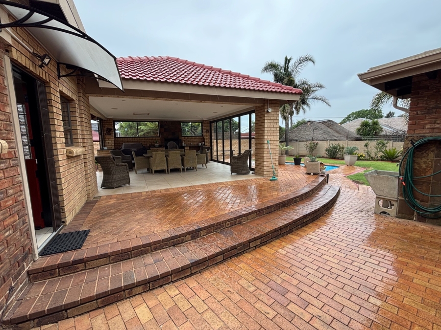 4 Bedroom Property for Sale in Florida Gauteng