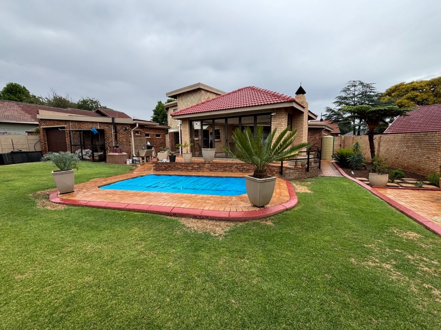 4 Bedroom Property for Sale in Florida Gauteng