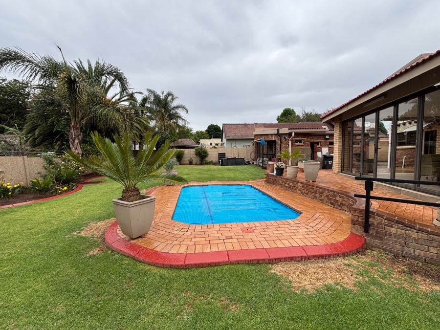 4 Bedroom Property for Sale in Florida Gauteng