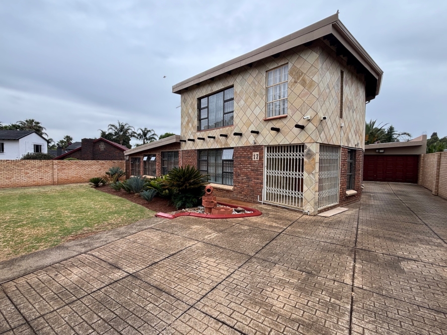 4 Bedroom Property for Sale in Florida Gauteng