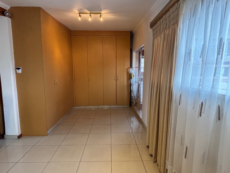 4 Bedroom Property for Sale in Florida Gauteng