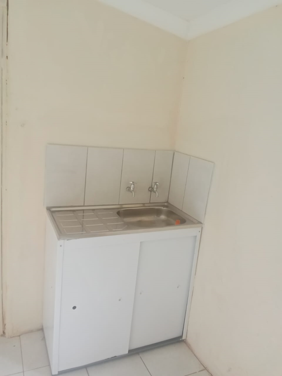 To Let 1 Bedroom Property for Rent in Kensington Gauteng