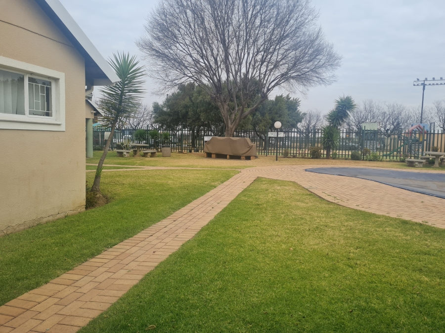 2 Bedroom Property for Sale in Parkdene Gauteng